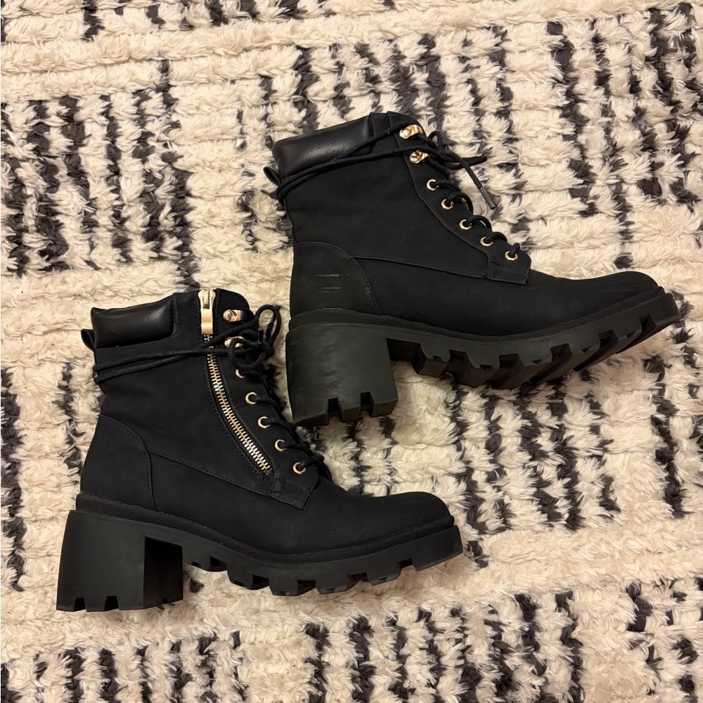 Shoedazzle Sebbe Lug-Sole Bootie - Picture 5 of 12
